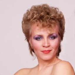 Brenda Bennett - 紫雨演員 飾演Brenda