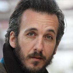 Fahmi Guerbaa 飾演 Nico