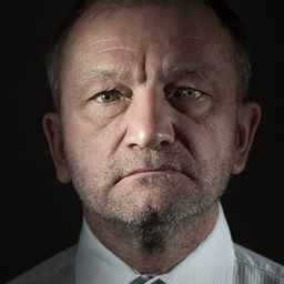 Juliusz Krzysztof Warunek - 中歐羅賓漢演員 飾演Officer