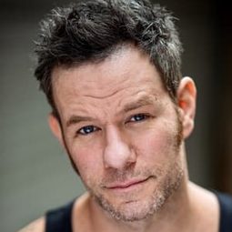 Josh Berresford - She Lights Up Well演員 飾演Hipster