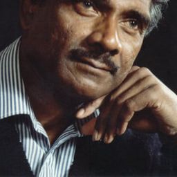 Albert Moses 飾演 Ghulam