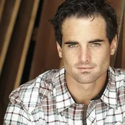 Jef Groff - 盧根演員 飾演Reaver