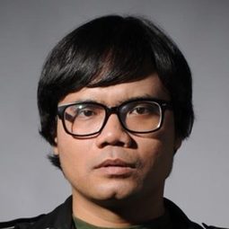 索列·索利洪 - Harta Tahta Raisa演員 飾演Interviewer