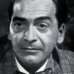 Andrea Checchi 飾演 