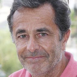 尼古拉斯．凡尼爾 - 我和貝貝的歷險導演