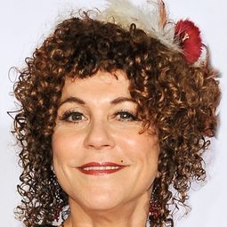 Lauri Fraser 飾演 Mrs. Olsen (voice)