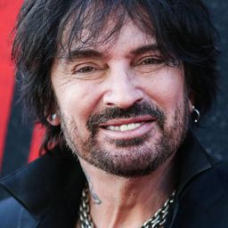 Tommy Lee 飾演 Self (archive footage)