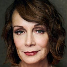 Kristin Carey - Pups United演員 飾演Ariana