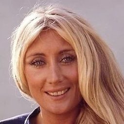 Linda Gaye Scott 飾演 Vama