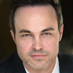Justin Smith 飾演 Richard Babcock