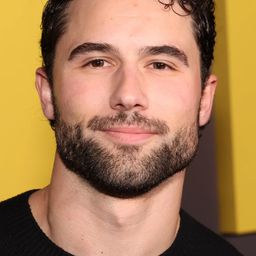 Robbie Graham-Kuntz 飾演 Joey