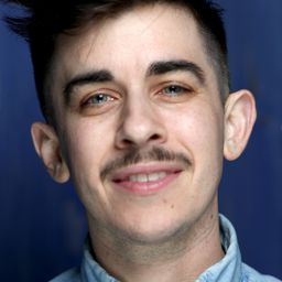 Chase Strangio 飾演 Self