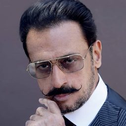 古翔·葛羅佛 飾演 Jalal