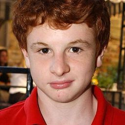 Michael Kanev 飾演 Rian