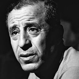 Rouïched 飾演 The Drunk Man (uncredited)