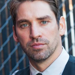 Joey Mendicino 飾演 Jess Hilts