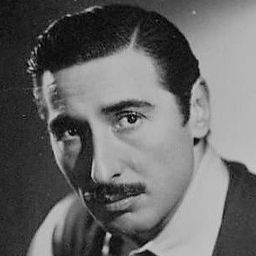 José Nieto 飾演 Valentín