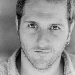 Pietro Naglieri 飾演 Elio