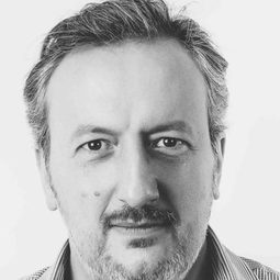 Olivier Massart - 哨兵行動演員 飾演Tania's doctor