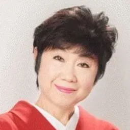 鈴木 三枝子 飾演 