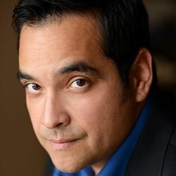 多明尼克·弗洛雷斯 飾演 Jorge Basanez