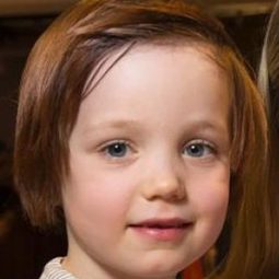 Oliver Dahl 飾演 Karsten