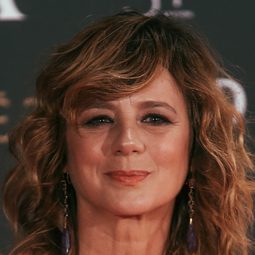 艾瑪蘇雷茲 飾演 