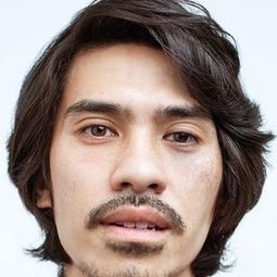 伊帝爾·普崔亞 - 無邊之霧演員 飾演James Linggong