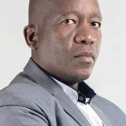 傑佛瑞·澤凱萊 飾演 Nazareth