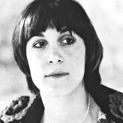 Marina Confalone 飾演 