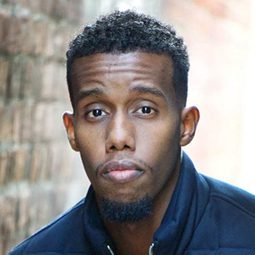 歐布沙·阿邁德 - 詭墓演員 飾演Victor Pascow