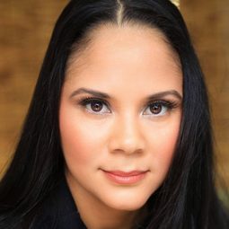 派翠絲·費雪 飾演 Lt. Elaine Lodge