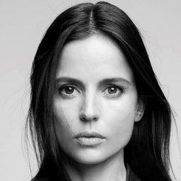 伊蓮娜安娜 飾演 Dr. Maru