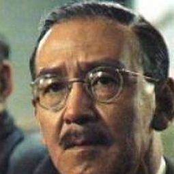 十朱久雄 - 可愛いあの娘演員 飾演