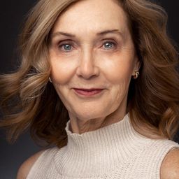 P. Lynn Johnson 飾演 Mrs. Jackson