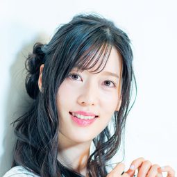 原由實 飾演 Aleksandra Ivanovna Pokryshkin