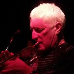 Roddy Lorimer - Eric Clapton - Live in Hyde Park演員 飾演Himself - Trumpet