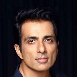 索奴·蘇德 - Madha Gaja Raja演員 飾演Karukuvel Vishwanath