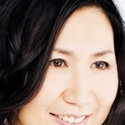 高橋洋子 飾演 Self