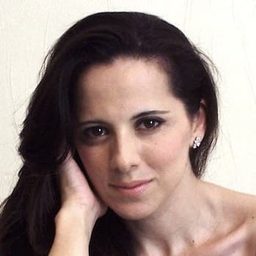 Tiziana Lodato 飾演 Maria