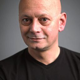 Bahtiyar Engin 飾演 Gazanfer