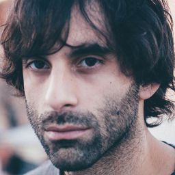 Ezequiel Díaz 飾演 Bruno