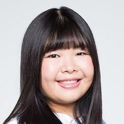 水島麻理奈 飾演 Yurika Yoshida