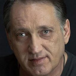 Vladimir Fridman 飾演 Volodya