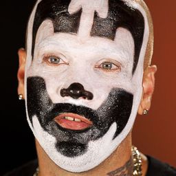 Joseph Utsler 飾演 Sheriff Sugar Wolf