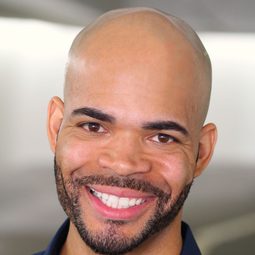 Jason Sweat 飾演 Chambers