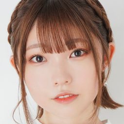 峯田 茉優 飾演 Meguru Hachimiya