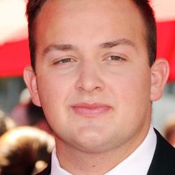 Noah Munck - 霸凌女教師演員 飾演Tristan