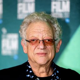 Jeremy Thomas 飾演 Self