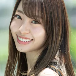 藤江れいな 飾演 Kominato Aya